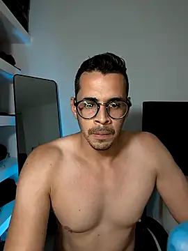 Snapshot of towers_j chatting on 09.25.25 towers j online show from 09.25.25