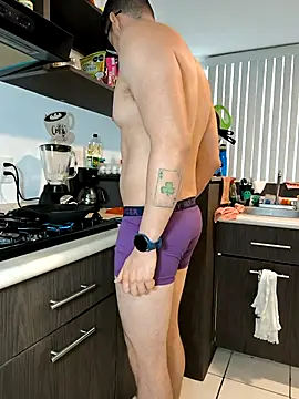 Snapshot of towers_j chatting on 09.26.25 towers j online show from 09.26.25