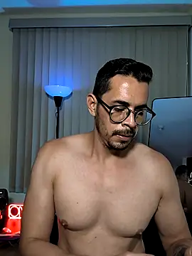 Snapshot of towers_j chatting on 10.04.25 towers j online show from 10.04.25