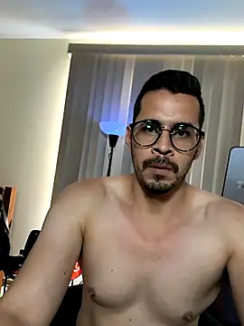 Snapshot of towers_j chatting on 10.04.25 towers j online show from 10.04.25