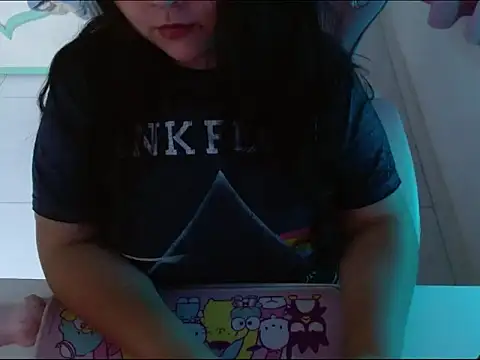 Snapshot of KittyK3 chatting on 09.23.25 KittyK3 online show from 09.23.25
