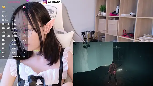 Snapshot of aliiiiiina chatting on 01.08.25 aliiiiiina online show from 01.08.25