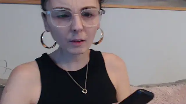 Snapshot of cleophee chatting on 02.27.26 cleophee online show from 02.27.26