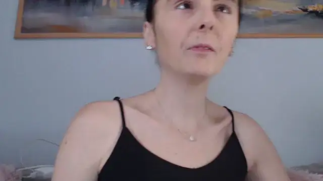 Snapshot of cleophee chatting on 04.28.26 cleophee online show from 04.28.26