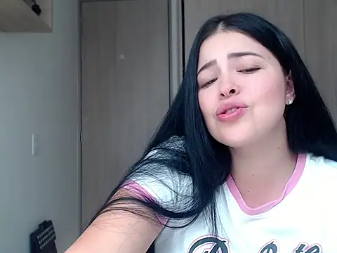 Snapshot of Aleska__Bell chatting on 09.08.25 Aleska Bell online show from 09.08.25