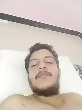 Snapshot of dzboy1994 chatting on 11.18.25 dzboy1994 online show from 11.18.25