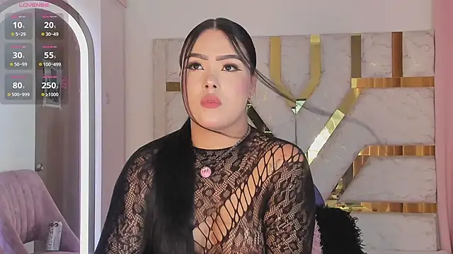Snapshot of sophy_champagne chatting on 06.02.26 sophy champagne online show from 06.02.26