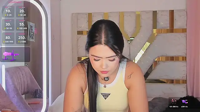 Snapshot of sophy_champagne chatting on 06.04.26 sophy champagne online show from 06.04.26