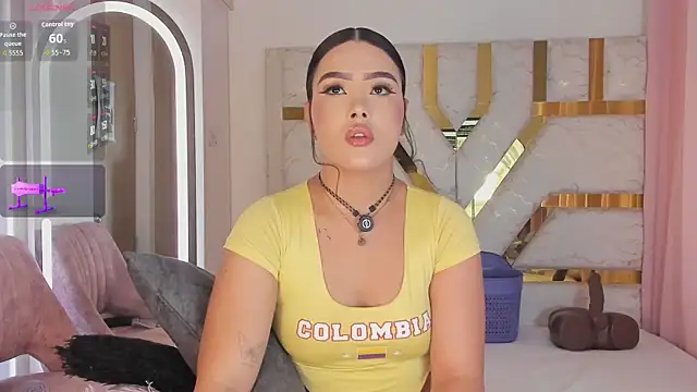 Snapshot of sophy_champagne chatting on 07.15.26 sophy champagne online show from 07.15.26
