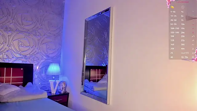 vennus1  online show from 03.04.25