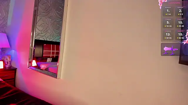 vennus1  online show from 10.31.25