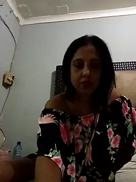 Snapshot of Mahi4luv chatting on 04.26.26 Mahi4luv online show from 04.26.26