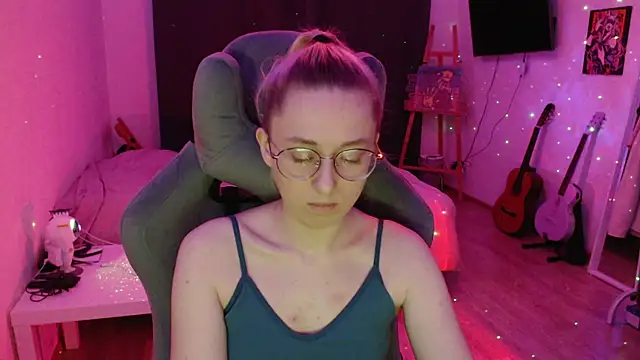 Snapshot of AnabelFrel chatting on 12.05.24 AnabelFrel online show from 12.05.24