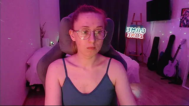 Snapshot of AnabelFrel chatting on 02.16.25 AnabelFrel online show from 02.16.25