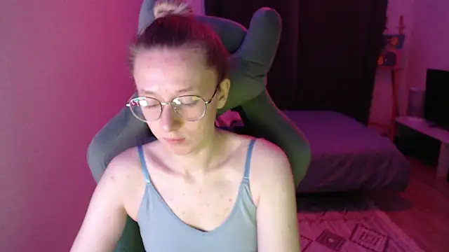 Snapshot of AnabelFrel chatting on 09.14.25 AnabelFrel online show from 09.14.25