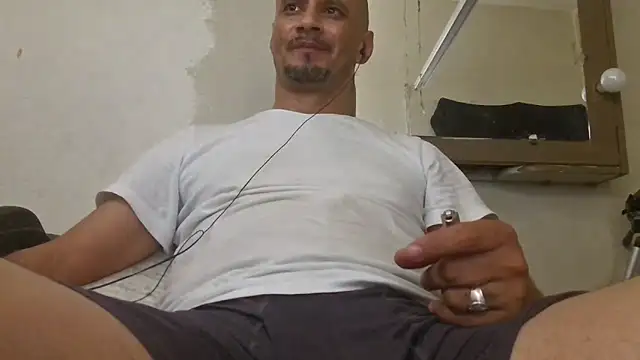 Snapshot of leonar0101 chatting on 09.26.25 leonar0101 online show from 09.26.25