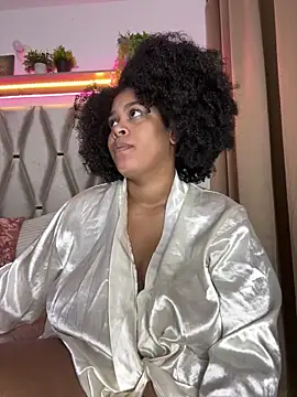 Snapshot of africa_xxx chatting on 02.25.25 africa xxx online show from 02.25.25