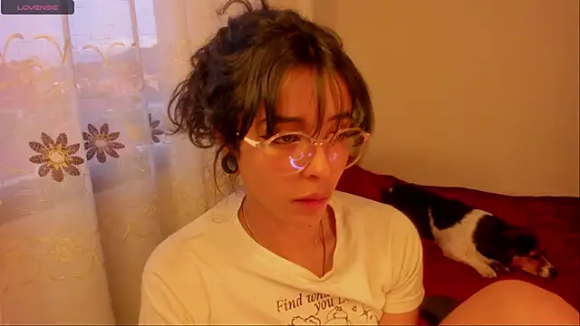 Snapshot of aluna_0310 chatting on 12.16.24 aluna 0310 online show from 12.16.24