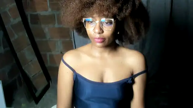 Snapshot of thaimy_ chatting on 06.30.26 thaimy online show from 06.30.26
