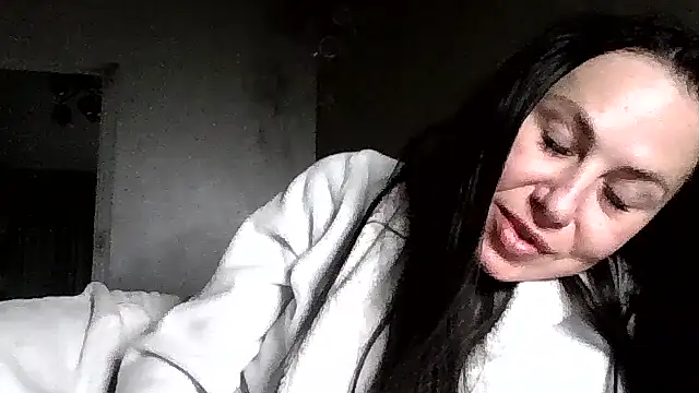 JulianaGold1 online show from 06.06.26