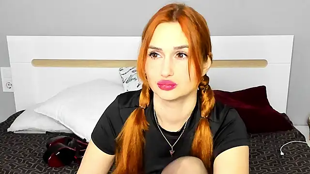 Snapshot of Red_Fairy_ chatting on 01.27.25 Red Fairy online show from 01.27.25