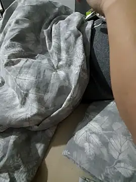 Snapshot of elenaUK chatting on 11.14.25 elenaUK online show from 11.14.25