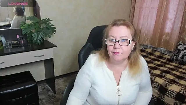 Frau Marta online show from 12.16.24
