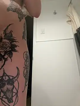 Snapshot of chloetease chatting on 12.13.24 chloetease online show from 12.13.24