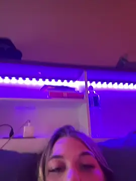 Snapshot of chloetease chatting on 03.09.25 chloetease online show from 03.09.25