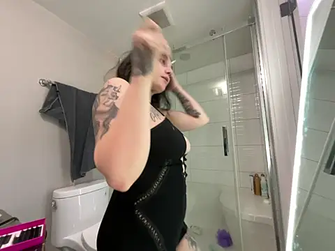 Snapshot of chloetease chatting on 03.23.25 chloetease online show from 03.23.25