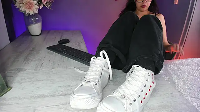 Snapshot of veronicafalcon chatting on 05.27.26 veronicafalcon online show from 05.27.26