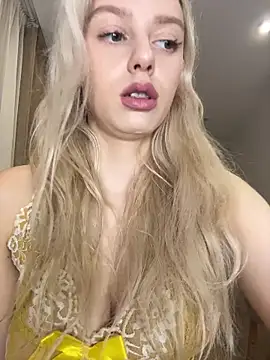 Snapshot of AnikaBest chatting on 12.05.25 AnikaBest online show from 12.05.25