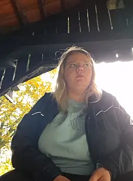 Snapshot of Fiona0705 chatting on 09.27.25 Fiona0705 online show from 09.27.25