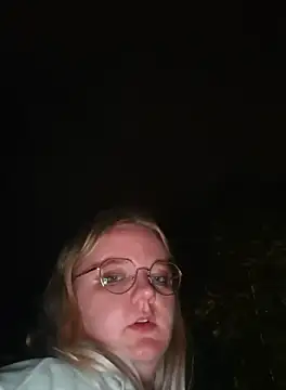 Snapshot of Fiona0705 chatting on 09.28.25 Fiona0705 online show from 09.28.25