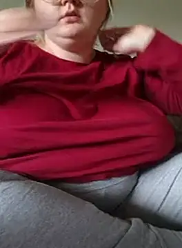 Snapshot of Fiona0705 chatting on 10.04.25 Fiona0705 online show from 10.04.25