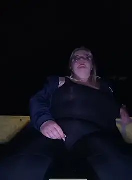 Snapshot of Fiona0705 chatting on 10.11.25 Fiona0705 online show from 10.11.25