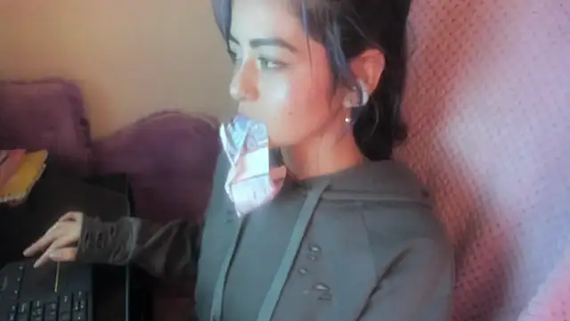 Sammysammy  online show from 04.21.26