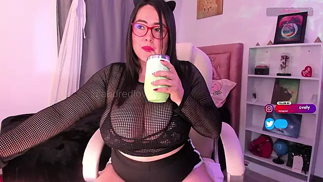 AudredLovely online show from 02.04.26