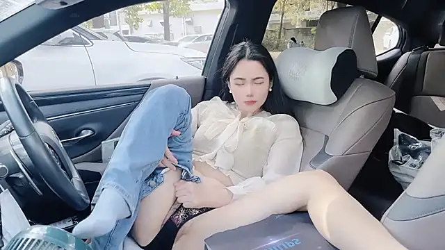 Snapshot of orla2021 chatting on 01.01.25 orla2021 online show from 01.01.25