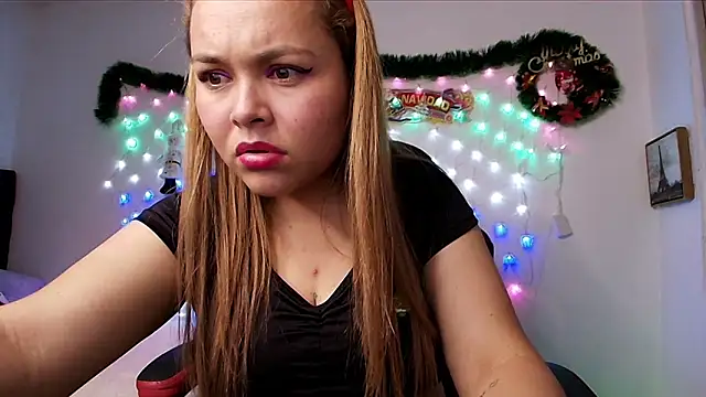 Snapshot of lili_phill chatting on 12.08.24 lili phill online show from 12.08.24