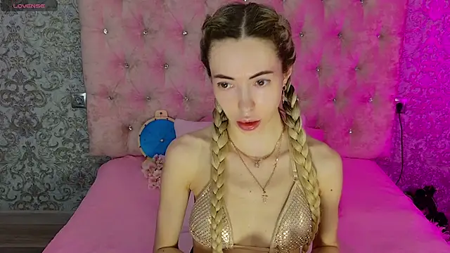 Akilla Queen online show from 07.24.26