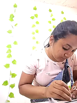 Snapshot of shayna_all chatting on 09.24.25 shayna all online show from 09.24.25