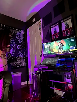 BlaizeyBBy online show from 12.19.25