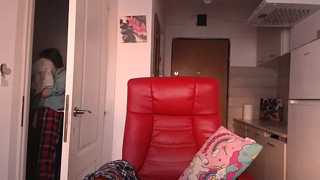 Snapshot of simyhvn chatting on 04.25.26 simyhvn online show from 04.25.26