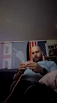 Snapshot of Axle-layne chatting on 12.17.24 Axle-layne online show from 12.17.24