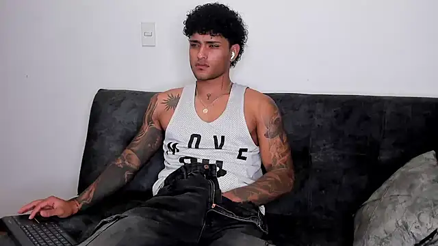 Alessandro Vanni online show from 02.20.25