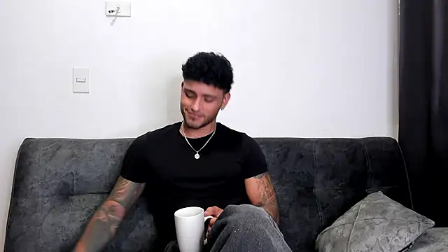 Alessandro Vanni online show from 03.05.25