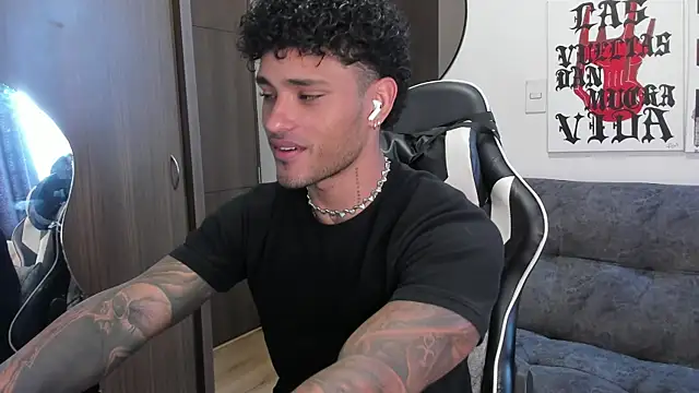 Alessandro Vanni online show from 12.20.25