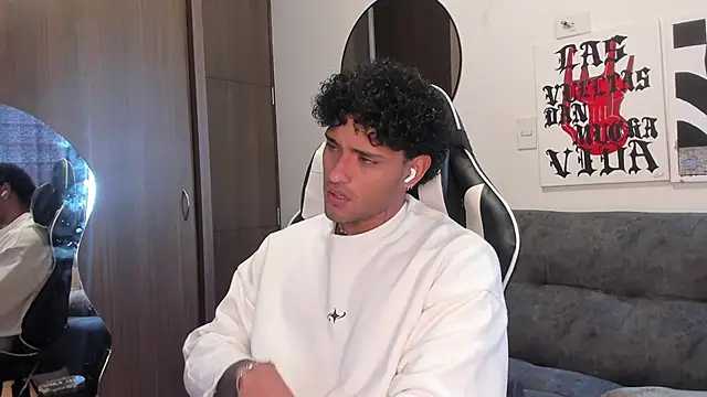 Alessandro Vanni online show from 02.25.26