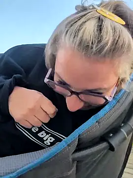 Canadian BBW online show from 04.22.26